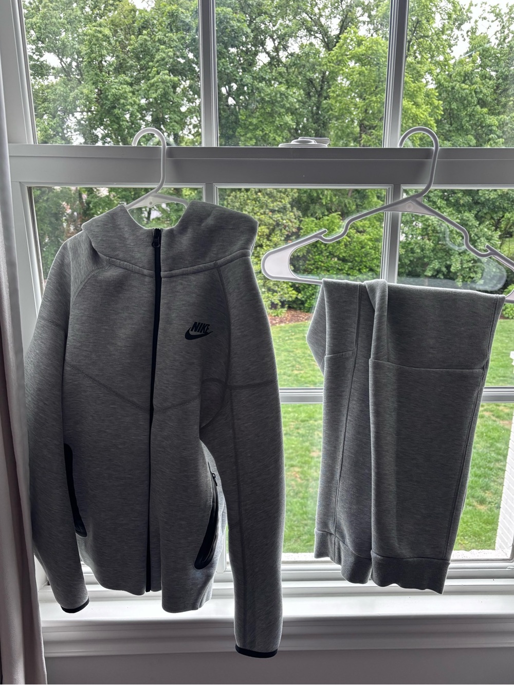 Youth Large Nike tech suit